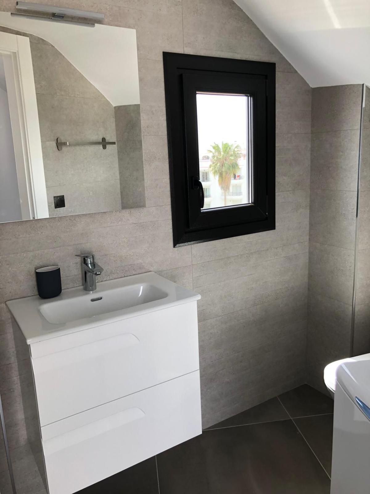 Apartamentos Kronox Nerja Bagian luar foto